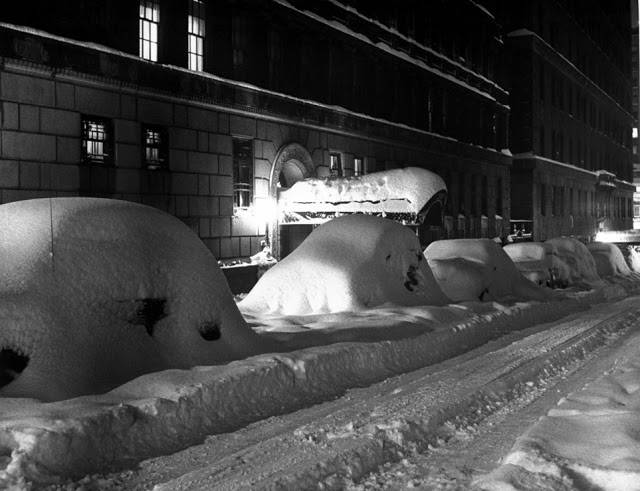 Black+and+White+Photos+From+the+Great+Blizzard+in+New+York+City,+December+1947+(3).jpg