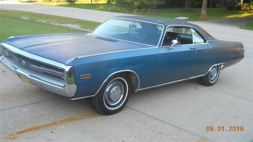Blue '70 Chrysler 300 Drivers side.jpg