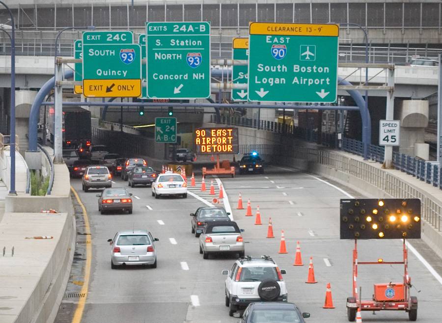 boston%20southeast%20expressway%20tunnel%20big%20dig%20traffic.jpg