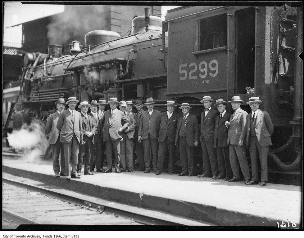 C.N.R.-new-Montreal-train-group-of-officials-1926.jpg