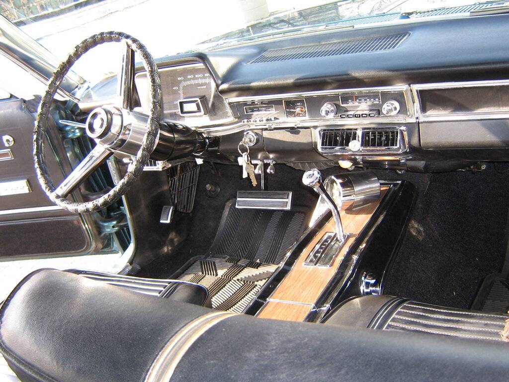 Car_Interior2.JPG