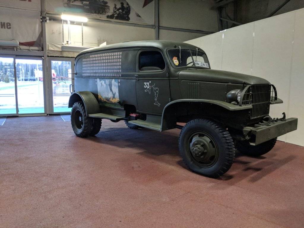 Chevrolet Suburban.jpeg