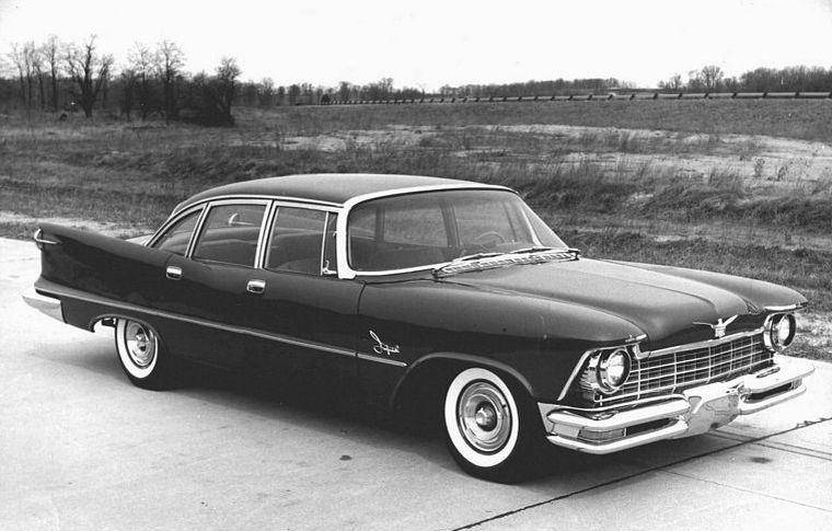 Chrysler.1956.Imperial.CrownSedan(DaimlerChrysler%20Historical%20Collection).jpg