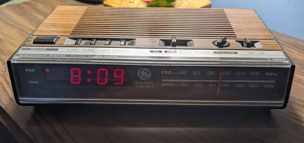 clock_radio.jpg