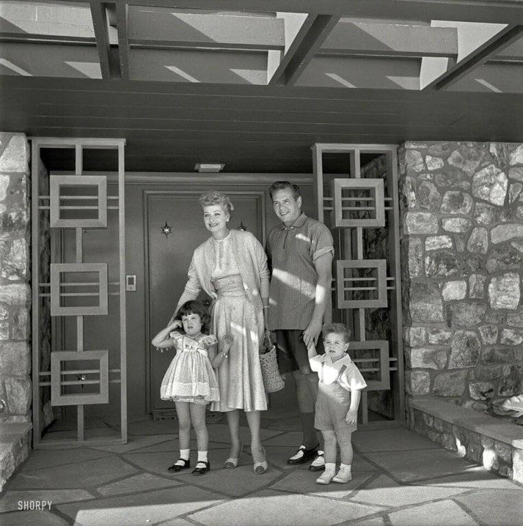 COACHELLA-VALLEY-MEET-THE-ARNAZES-1954-PALM-SPRINGS.jpg