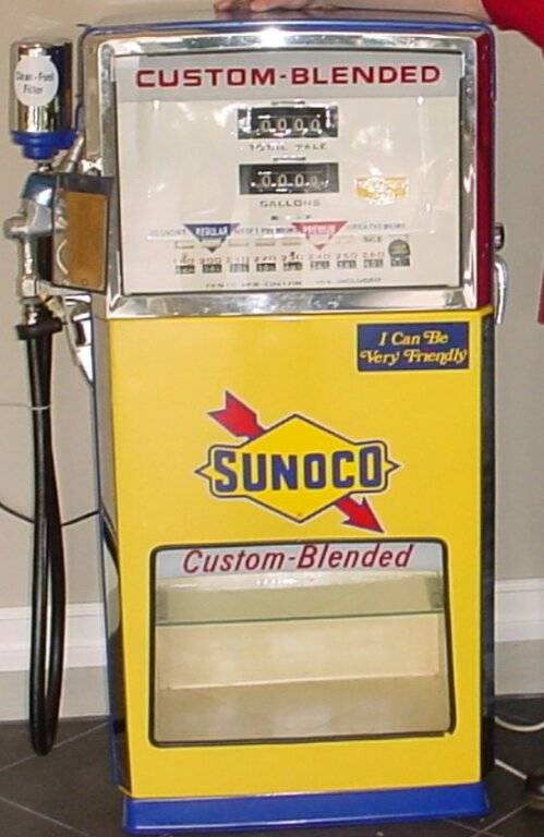 Dan with Sunoco pump.JPG