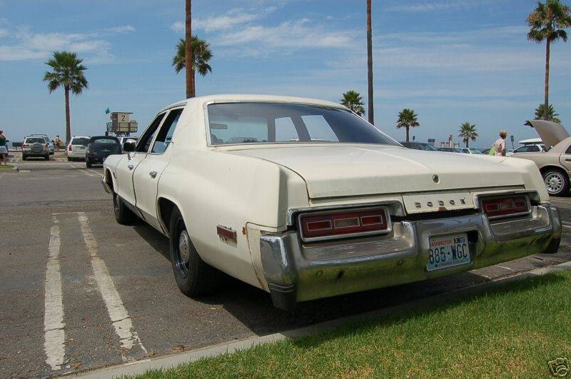 Dodge Monaco Royal 1977 6.jpg