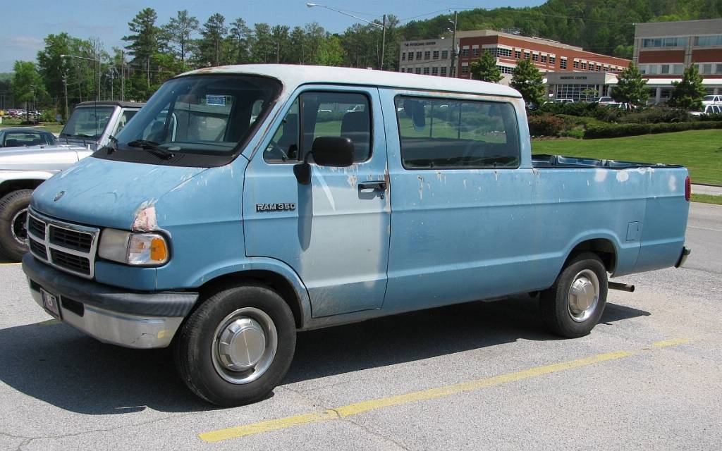 dodge-ram-van-1.jpg