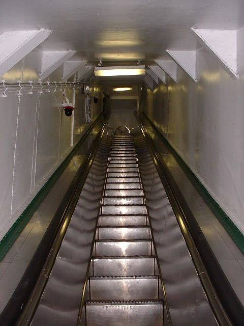Escalator_01.jpg