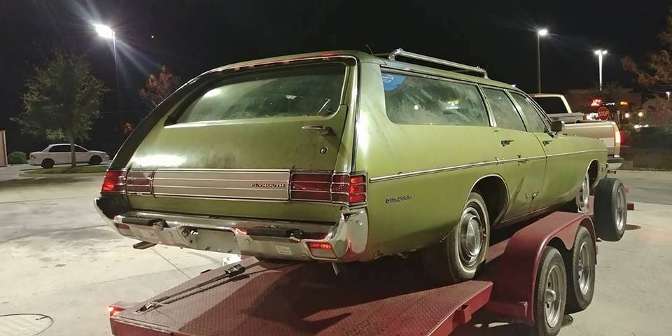 FB.1973 Plymouth Suburban.Hindman.001.jpg