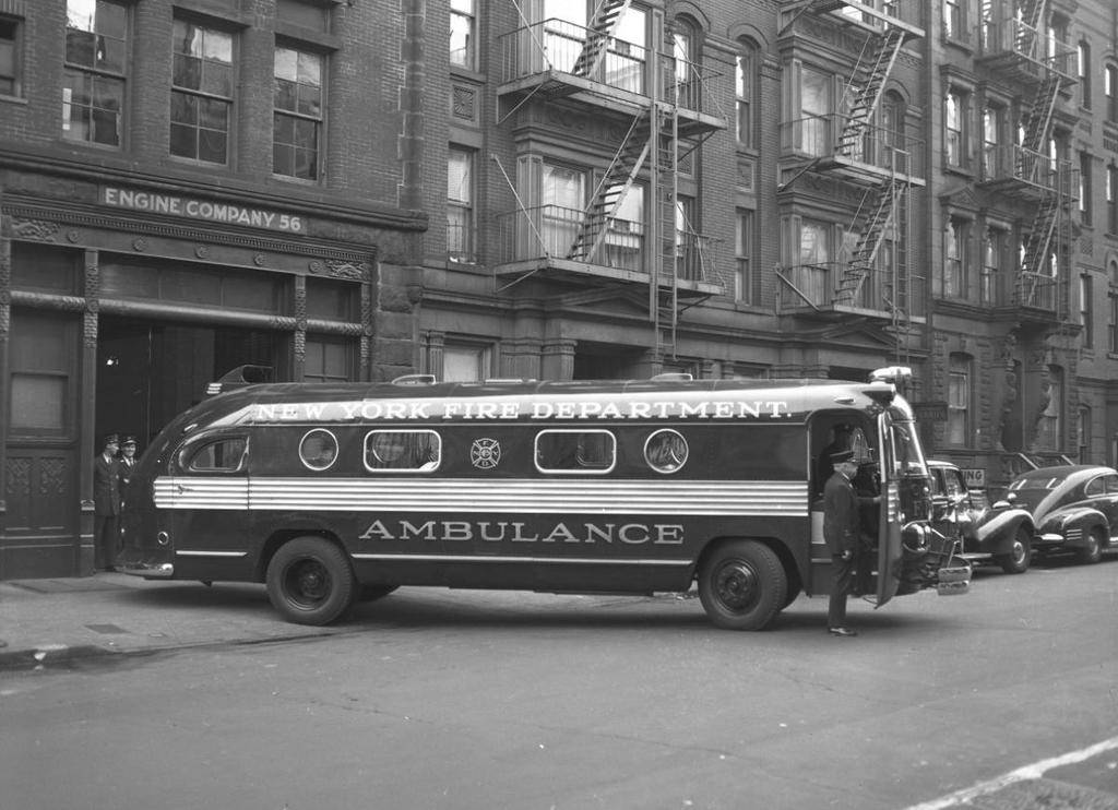 FDNY_ambulance%2C_1949.jpg