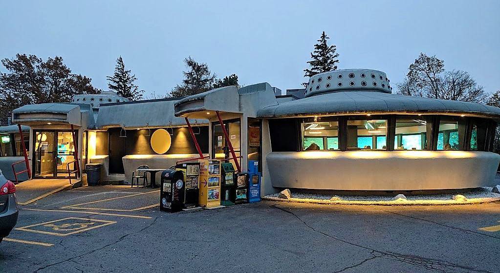 flying-saucer-restaurant.jpg