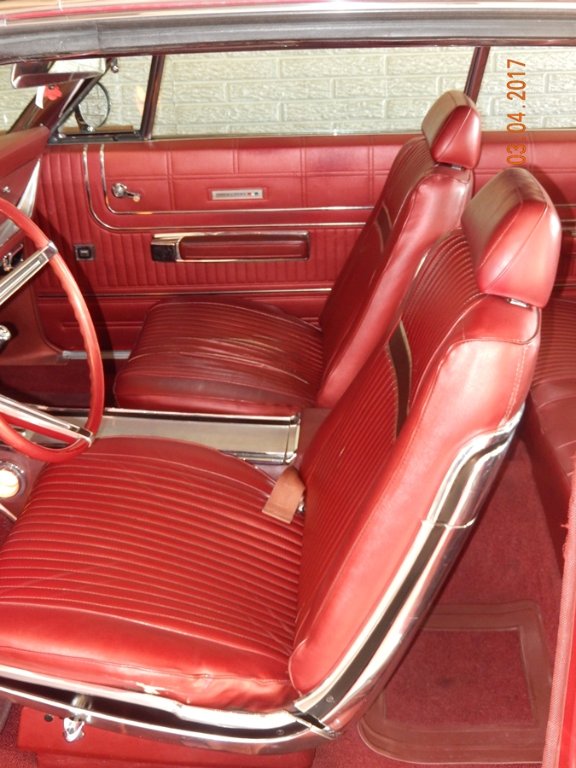 Front Seats.JPG