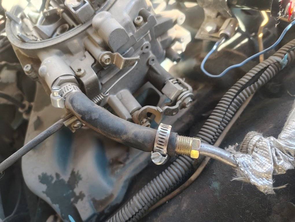 fuel-line-2-carb-connection.jpg