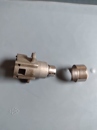 fury glove box key 1.jpg