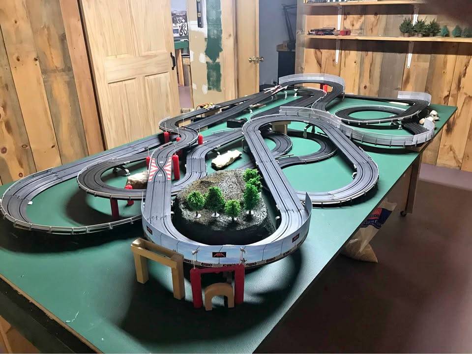 Giant raceway. Slot cars $250 in Middleboro MA.001.jpg