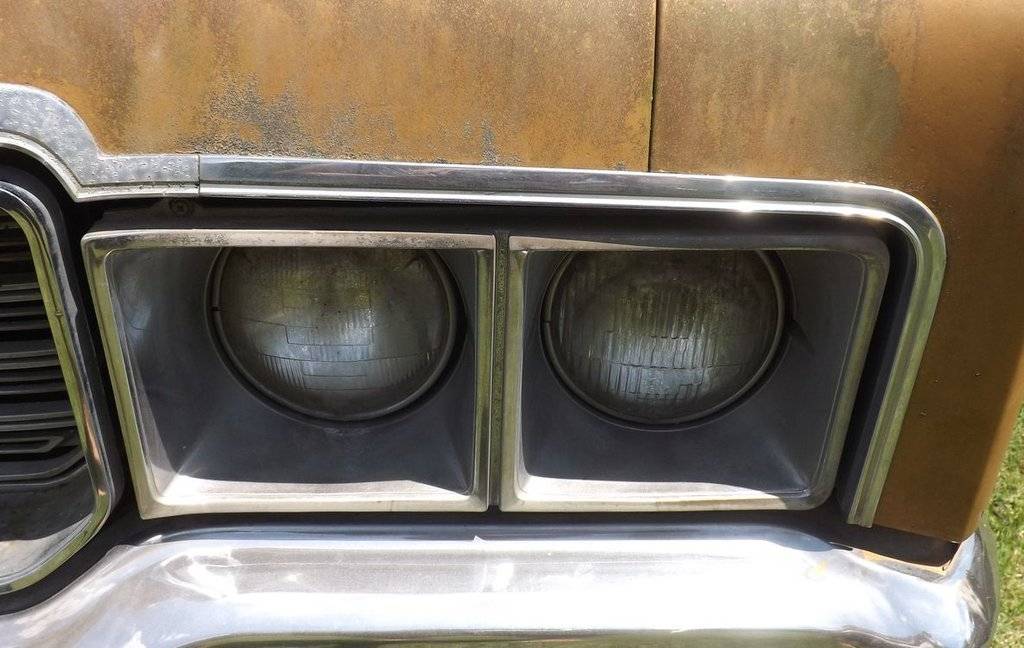 headlight surrounds.jpg