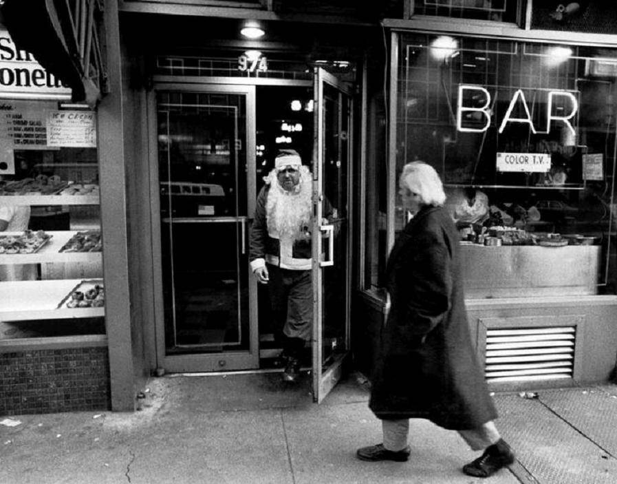 holiday-christmas-place-1969-santa-claus-leaving-bar-nyc-jpg.jpg