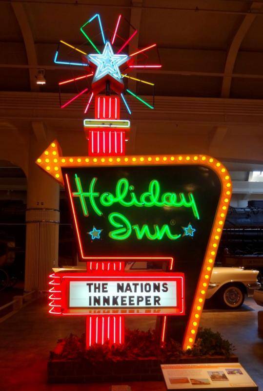 Holiday Inn sign (Large).jpg