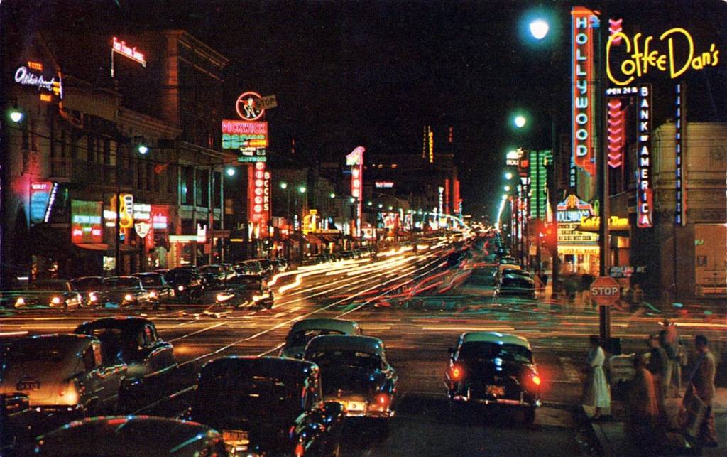 hollywood_boulevard_at_night_1950s_CA.jpg