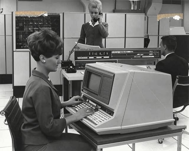 IBM Computer 1960s.jpg