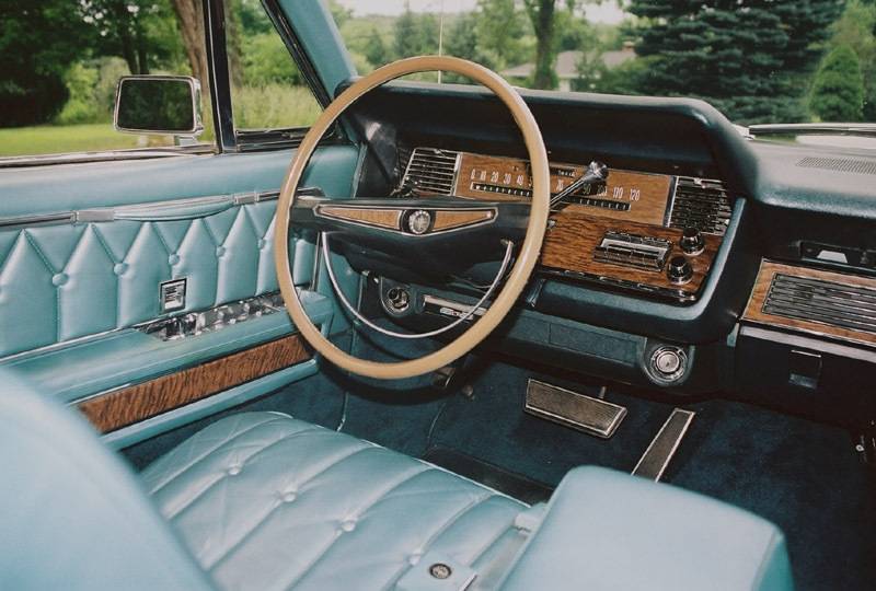 Lincoln Continental 1965 салон