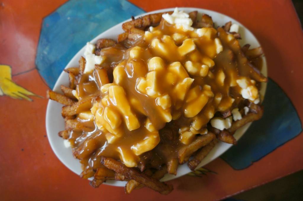 la-classique-la-banquise-poutine-ourtorontolife.jpg