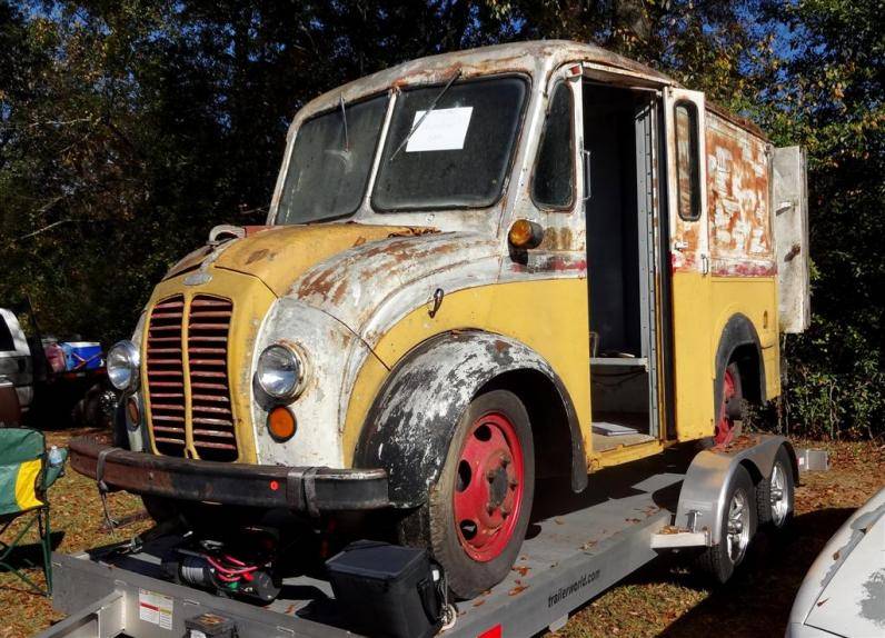 lineville divco (Large).jpg