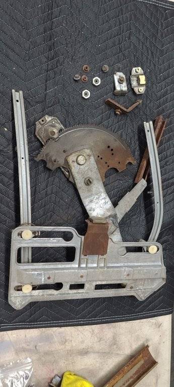 Manual Passenger side rear window regulator.jpg