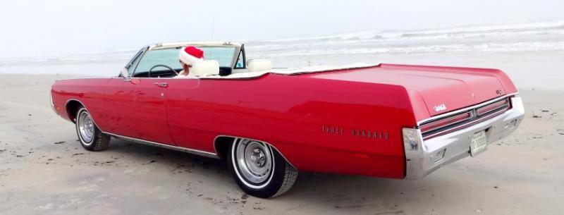 miss claus on beach in daytona 1 (Small).jpg