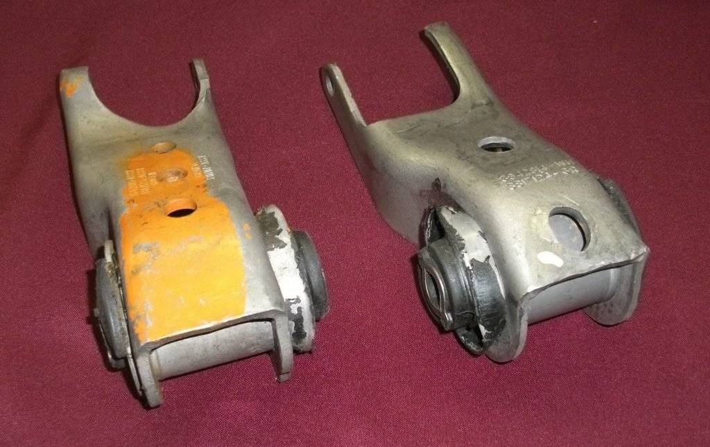 For Sale - Pair of NOS 1973-1976 Spool Type Motor Mounts (A-Body, B-Body,  C-Body) Mopar PN 3642814 and 3642815