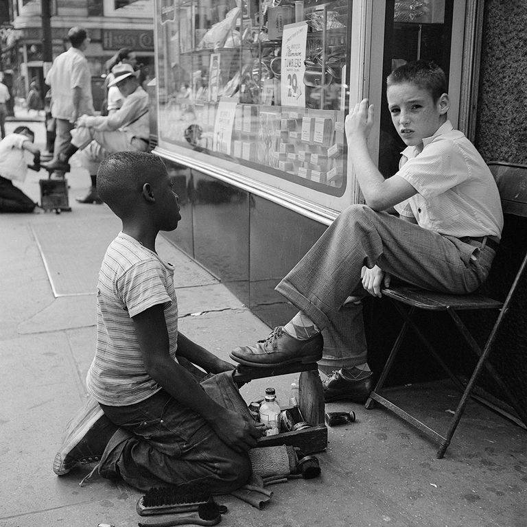 New-York-N.Y.-Photo-by-Vivian-Maier-courtesy-the-Maloof-CollectionHoward-Greenberg-Galleries-s-1.jpg