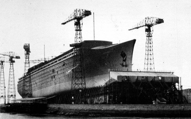 Normandie-under-construction.jpg