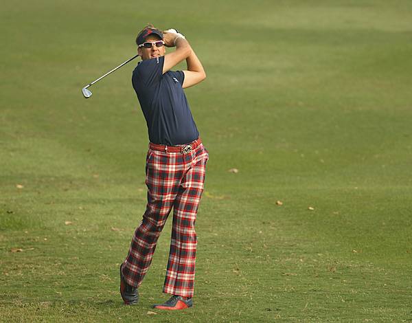 nov19-ian-poulter1_600x470_1.jpg