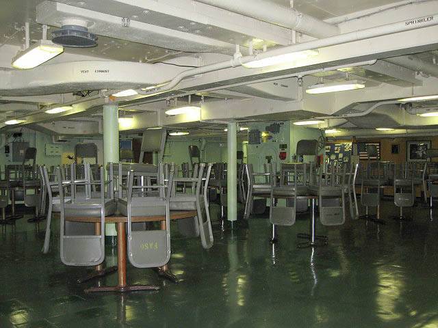 Officers_wardroom_002.JPG