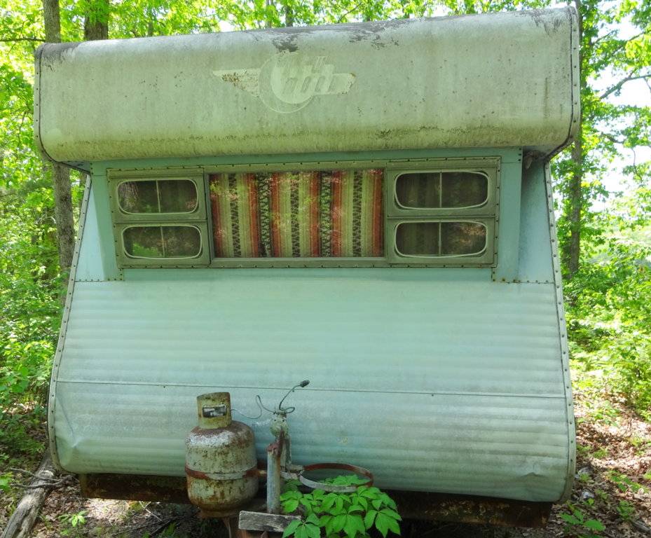 old travel trailer 1.JPG