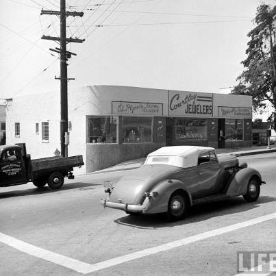 photo-1949ish-mickey-cohen-building-8800-Sunset.jpg