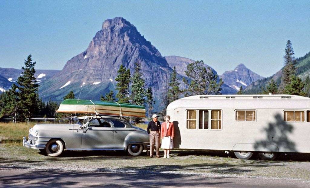 postwar-chrysler-travel-trailer-and-boat-jpg.jpg