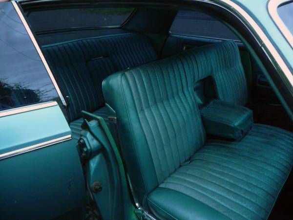 Q4 - Aquamarine Poly 4-door Crown - 012.jpg