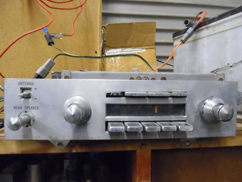 radio and distributor 003.JPG