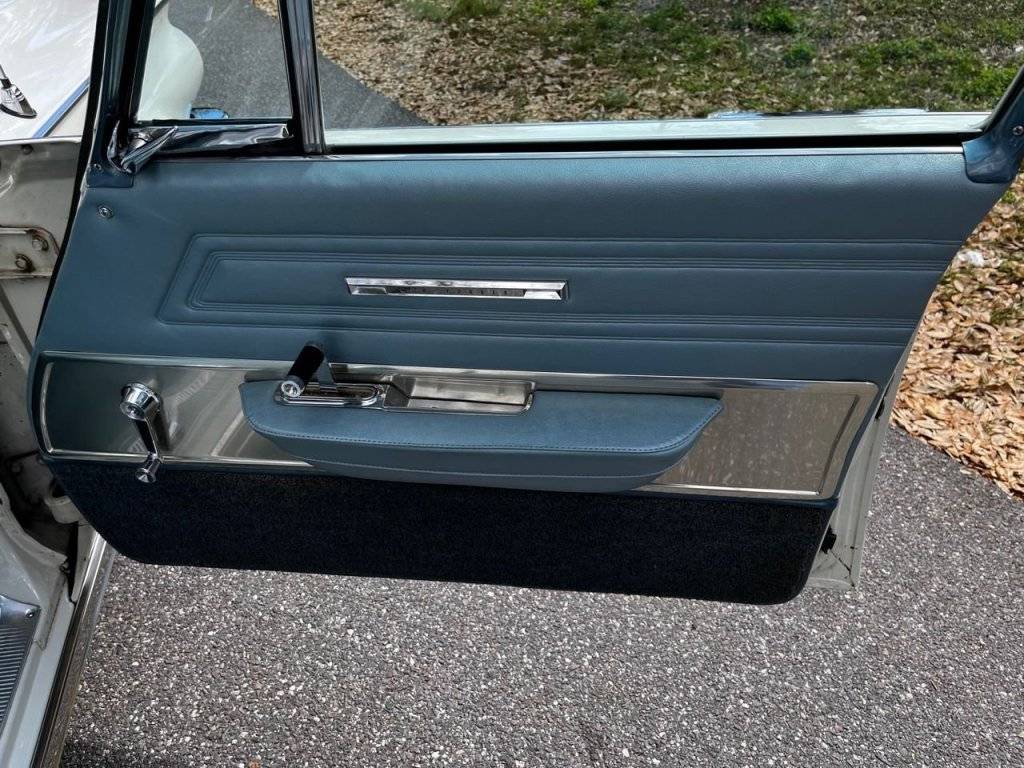 REGULAR New Yorker Door panel.jpg