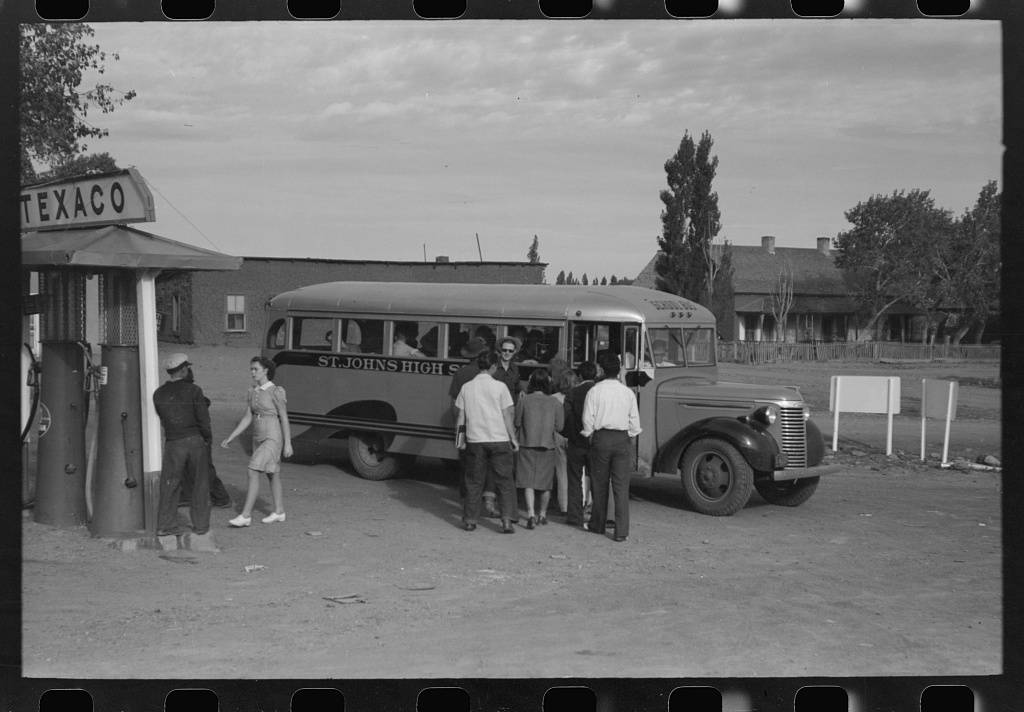 schoolchildren-of-concho-arizona-boarding-the-bus-to-go-to-the-high-school-1024.jpg