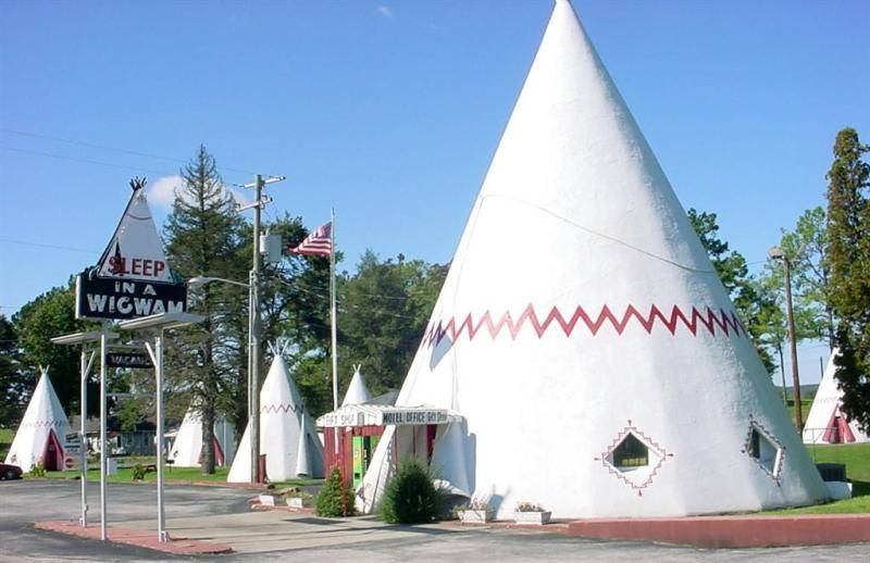 Sleep in a WigWam. Cave City Ky. (Large).jpg