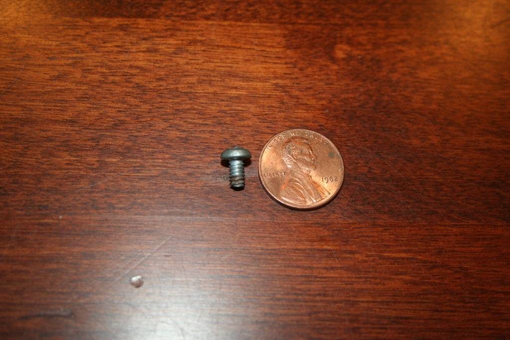 tiny screw 092.JPG