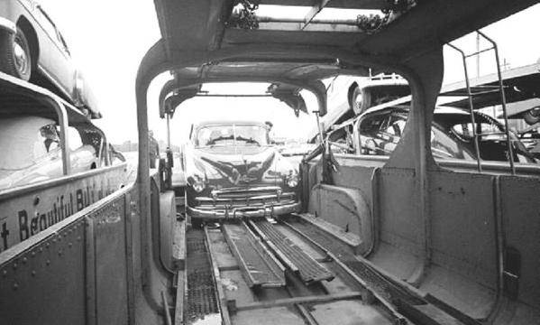 trailer-internal-1950-Chevrolet.jpg