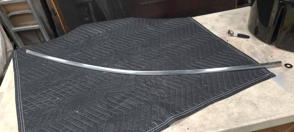 Upper windshield trim.jpg