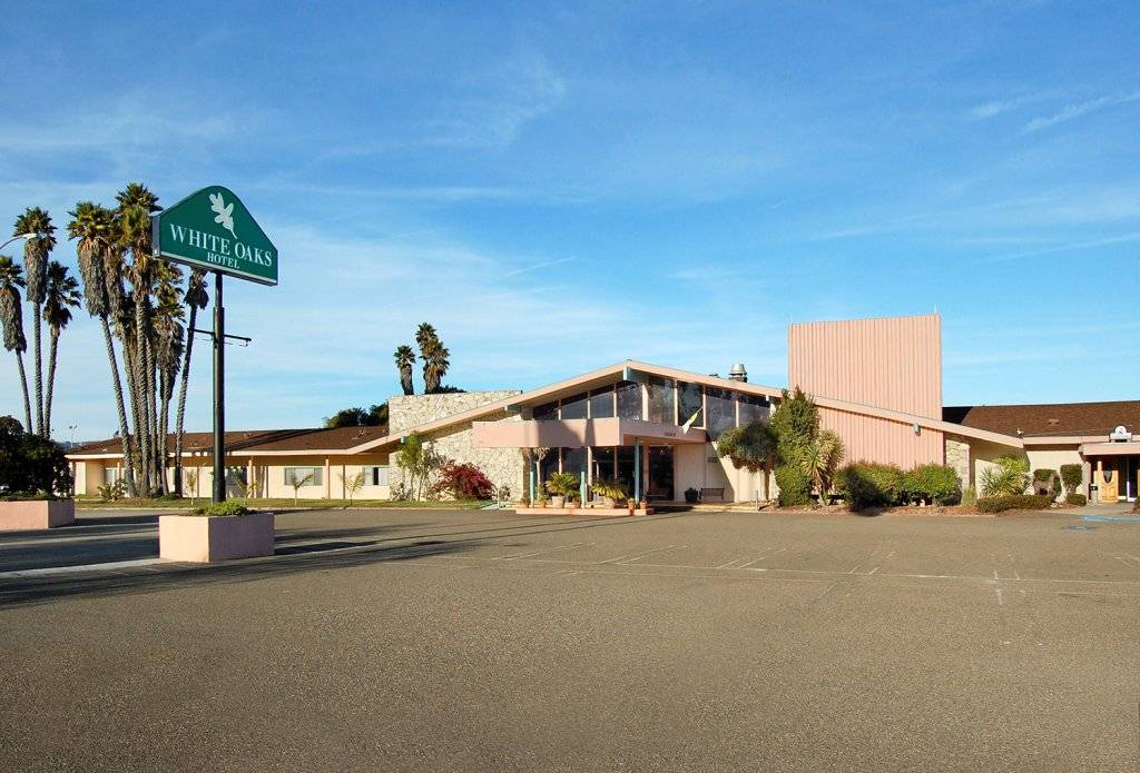 Village Inn 2.jpg