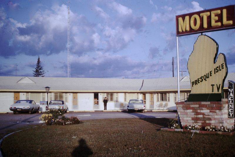 vintage-motels-and-hotels-16.jpg