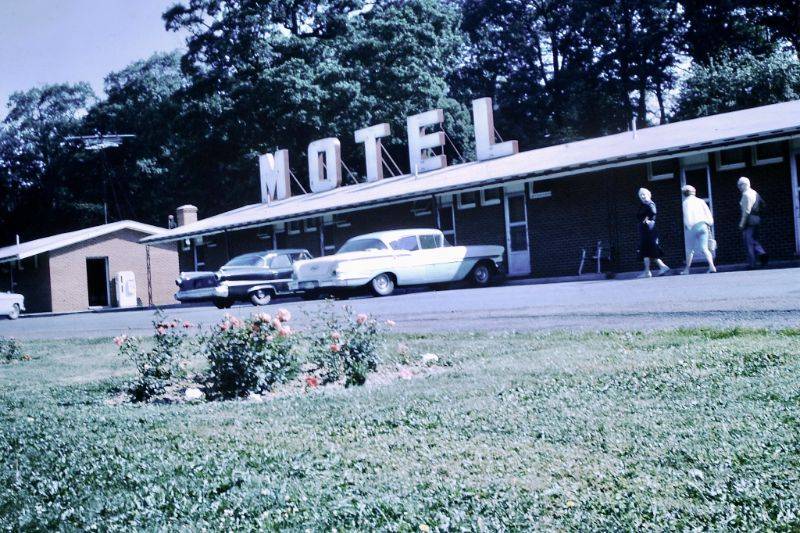 vintage-motels-and-hotels-8.jpg