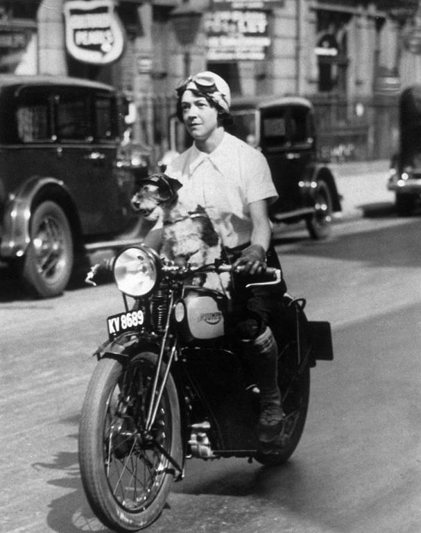 Vintage-Motorcycle-Riding-Women-09.jpg